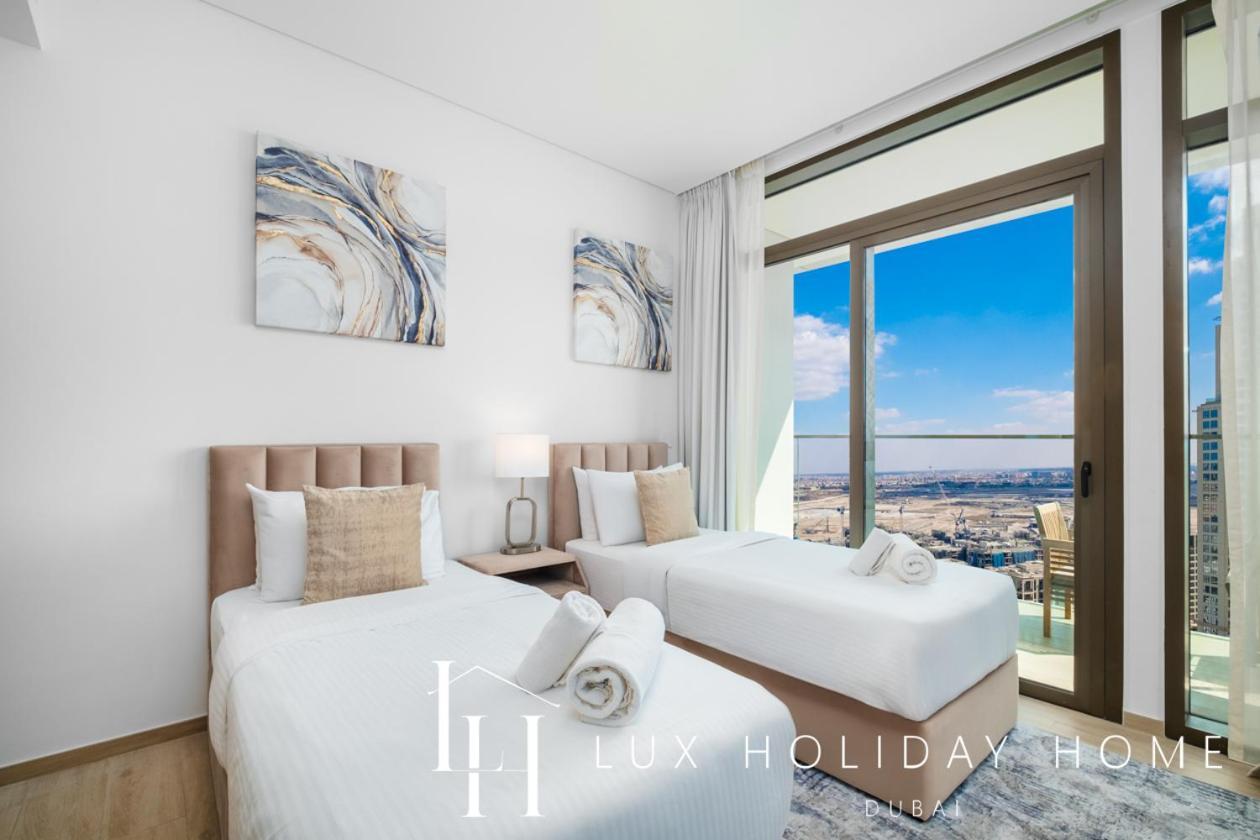 Lux The Palace 2